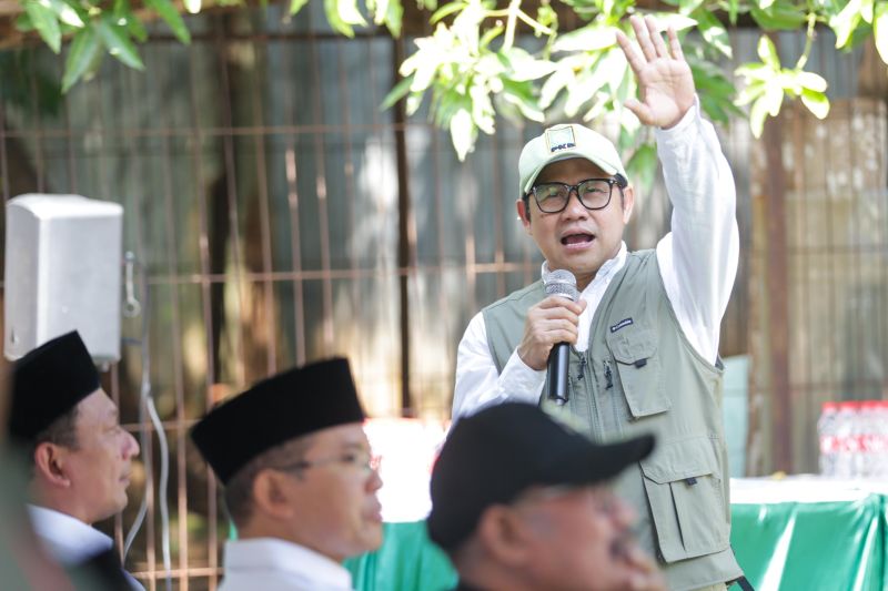 Ketua Umum PKB Muhaimin Iskandar (kanan) dalam agenda peletakkan batu pertama pembangunan Akropolbang di Jakarta, Kamis (22/8/2024). (ANTARA/HO-PKB)