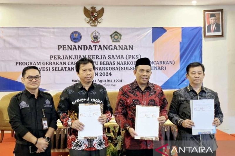 Kantor Wilayah Kementerian Agama (Kemenag) Sulsel bersama BNNP Sulsel dan Dinas Kesehatan Sulsel menyepakati perjanjian kerja sama dalam program Gerakan Cari Menantu Bebas Narkoba (Gencarkan) di Makassar, Kamis (22/8/2024). ANTARA/HO-Kemenag Sulsel