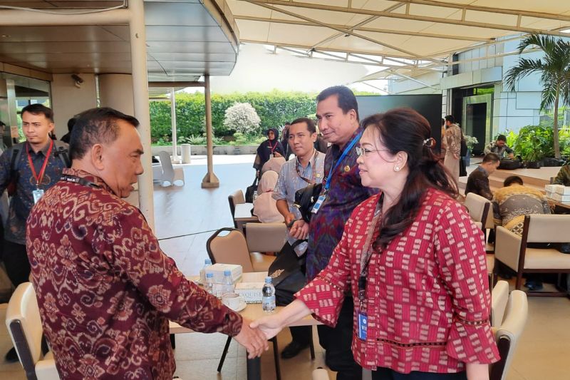 Bupati Jembrana I Nengah Tamba (kiri) saat menghadiri kegiatan Sekretariat Nasional Pencegahan Korupsi, yang diselenggarakan Komisi Pemberantasan Korupsi (KPK) Republik Indonesia di Jakarta, Kamis (22/8/2024). (ANTARA/HO-Pemkab Jembrana)