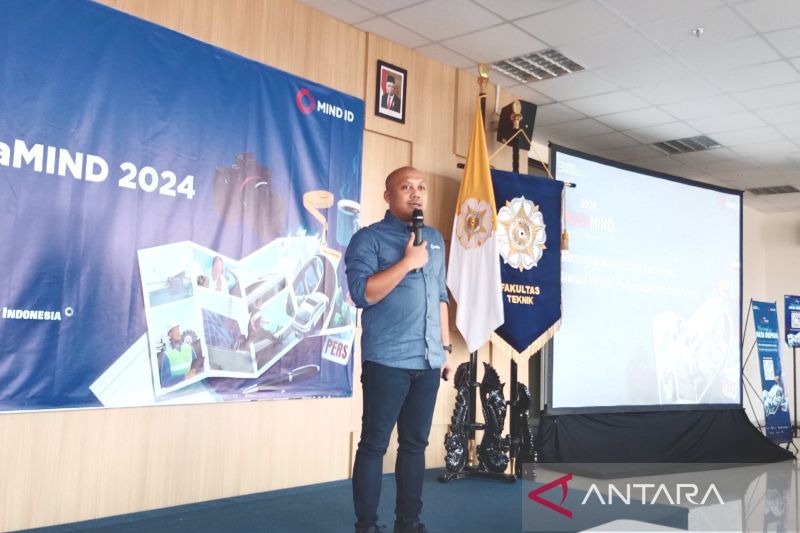 Corporate Communication MIND ID Pratiwa Dyatmika dalam acara Sosialisasi MediaMIND 2024 di Fakultas Teknik Universitas Gadjah Mada (UGM) Yogyakarta, Kamis (22/8/2024). ANTARA/Luqman Hakim.
