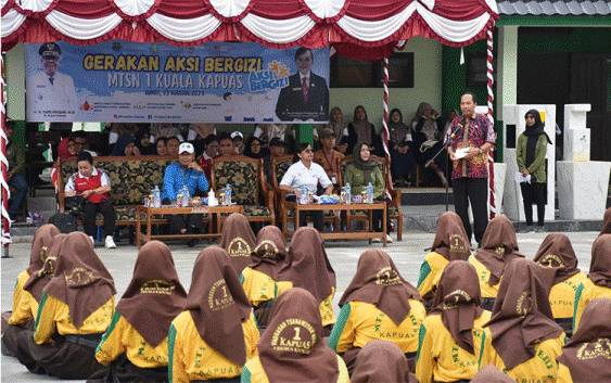 Suasana saat kegiatan gerakan aksi bergizi digelar di MTsN 1 Kapuas pada Jumat, 23 Agustus 2024. (FOTO: IST)
