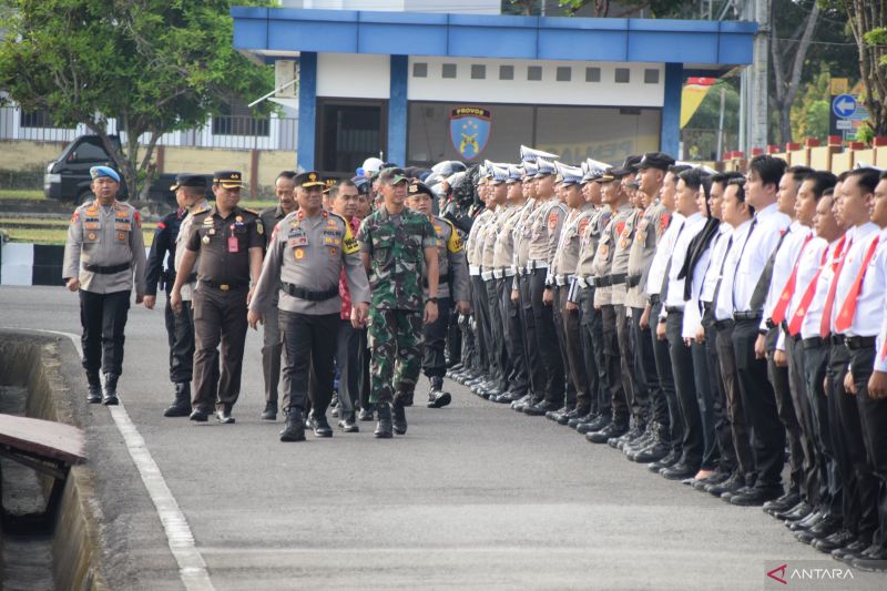 Polda Babel melaksanakan apel gelar pasukan Operasi Mantap Praja 2024. (ANTARA/HO-Humas Polda Babel)