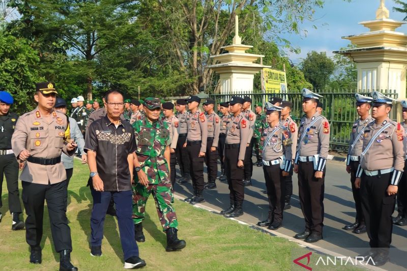 Polres OKU menggelar Apel Gelar Pasukan Operasi Mantap Praja Musi 2024, Jumat (23/8/2024). (ANTARA/Edo Purmana)