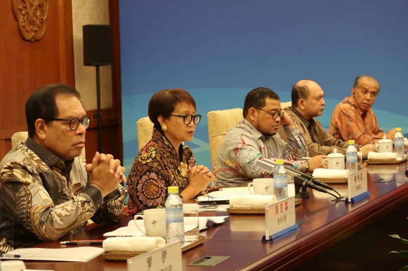 Foreign Minister Retno Marsudi (second left) during her meeting with Chinese Foreign Minister Wang Yi at the 5th Indonesia-China Joint Commission for Bilateral Cooperation (JCBC) in the Diaoyutai State Guesthouse, Beijing, China, on Friday (August 23, 2024). ANTARA/Desca Lidya Natalia/nbl.