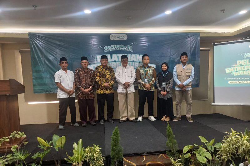 Pebisnis/wirausahawan berbasis digital mengikuti kegiatan pelatihan entrepreneurship berbasis digital. ANTARA/HO-Tim MAS Surabaya