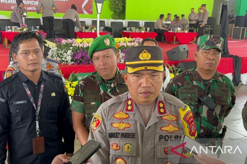 Plh Kapolresta Bandung, AKBP Maruly Pardede saat memberikan keterangan di Kabupaten Bandung, Jawa Barat, Sabtu (24/8/2024). (ANTARA/Rubby Jovan)