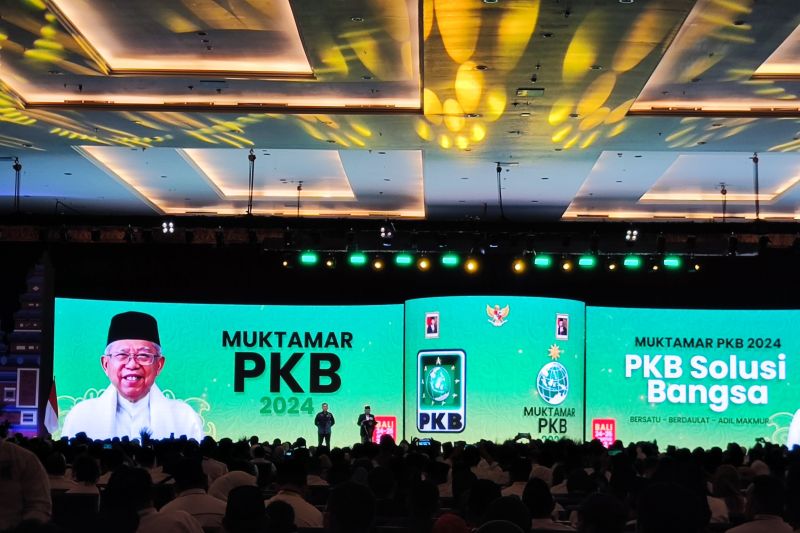 Wakil Presiden Ma'ruf Amin menutup Muktamar VI PKB di Kabupaten Badung, Bali, Minggu (25/8/2024). ANTARA/Mentari Dwi Gayati