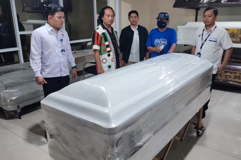 Pemulangan jenazah kru ABK (Anak Buah Kapal) Muhammad Dzul Iqbal yang meninggal di Pohnpei, Federasi Mikronesia, ke kampung halaman, di Makassar, Sulawesi Selatan. ANTARA/HO-Ditjen Perhubungan Laut, Kemenhub