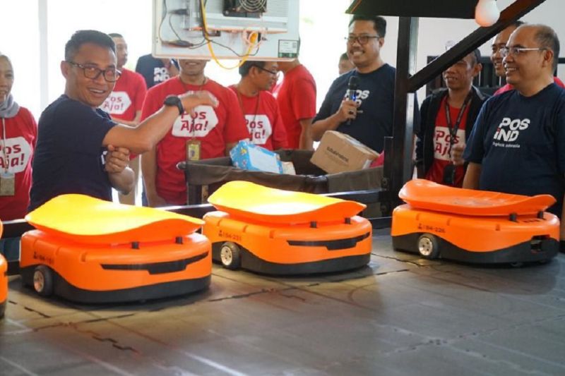 Arsip foto - Peresmian pemanfaatan teknologi Mesin Sortir Robotik dan RFID oleh Pos Indonesia di Sentral Pengolahan Pos (SPP) Surabaya, Kamis (16/11/2023) (ANTARA/HO/Pos Indonesia)