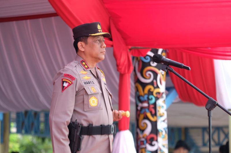 Kapolda Kalimantan Utara Irjen Pol. Hary Sudwijanto saat apel gelar pasukan dan simulasi sistem pengamanan dalam kota (Sispamkota) operasi "Mantap Praja Kayan 2024" di lapangan Agatis, Tanjung Selor, Senin (26/8). ANTARA/HO-Humas Polda Kaltara