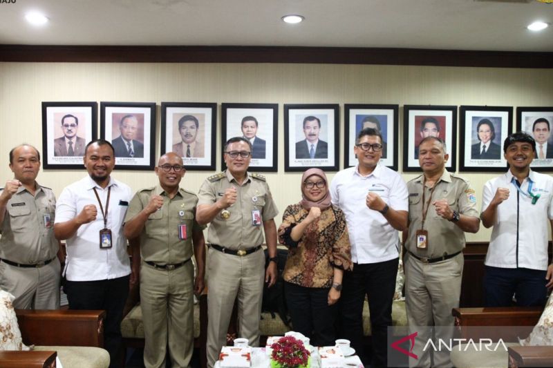 Wali Kota Jakarta Pusat Dhany Sukma berkoordinasi dengan PT Mass Rapid Transit (MRT) Perseroda di Kantor Wali Kota Jakarta Pusat, Selasa (27/8/2024). (ANTARA/HO-Pemerintah Kota Jakarta Pusat)