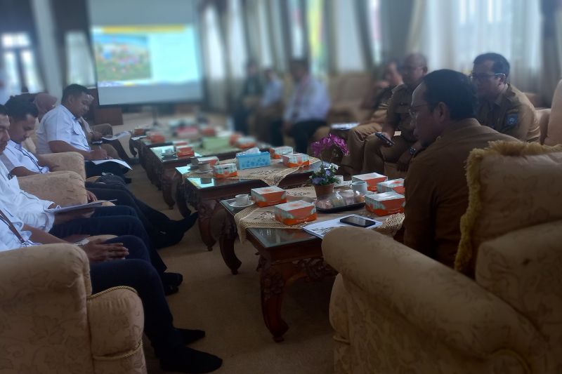 Pemkab Bangka Tengah dan BPPW Babel gelar FGD terkait optimalisasi fungsi infrastruktur air minum dan sanitasi, Selasa (27/8). ANTARA/Ahmadi