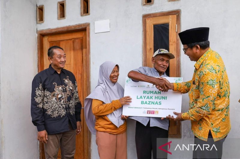 Ilustrasi serah terima bantuan renovasi rumah pada Program Rumah Layak Huni Baznas (RLHB). (ANTARA/HO-Baznas RI)