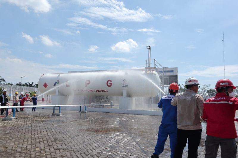 Pertamina Patra Niaga Sumatera Bagian Utara melaksanakan simulasi penanggulangan keadaan darurat (PKD) di Stasiun Pengisian Bulk Elpiji (SPBE) dan Operator Bengkel Tabung (OBT) di Kabupaten Langkat, Sumatera Utara, Rabu (28/8/2024). ANTARA/HO-Pertamina Sumbagut