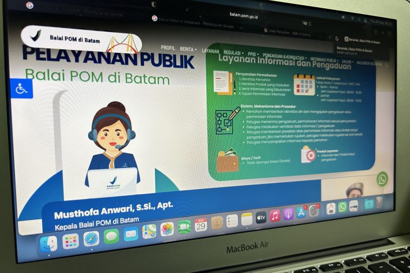 Tampilan website Balai POM di Batam menampilkan informasi pelayanan pengawasan obat dan makanan untuk wilayah Kepulauan Riau, Kamis (29/8/2024). (ANTARA/Laily Rahmawaty)