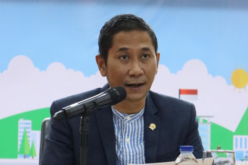 Anggota dan Juru Bicara Komisi Yudisial Mukti Fajar Nur Dewata saat konferensi pers di Gedung KY, Jakarta, Jumat (12/7/2024). (ANTARA/HO-KY RI)