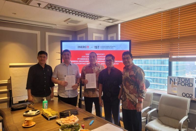 Signing of cooperation between PT Inerco Global International and PT Artas Energi Petrogas to build a seamless pipe factory in Cilegon, Banten. (ANTARA/HO-Inerco Global International)