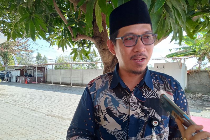 Komisioner Komisi Pemilihan Umum (KPU) Kota Mataram Muslih Syuaib. ANTARA/Nirkomala
