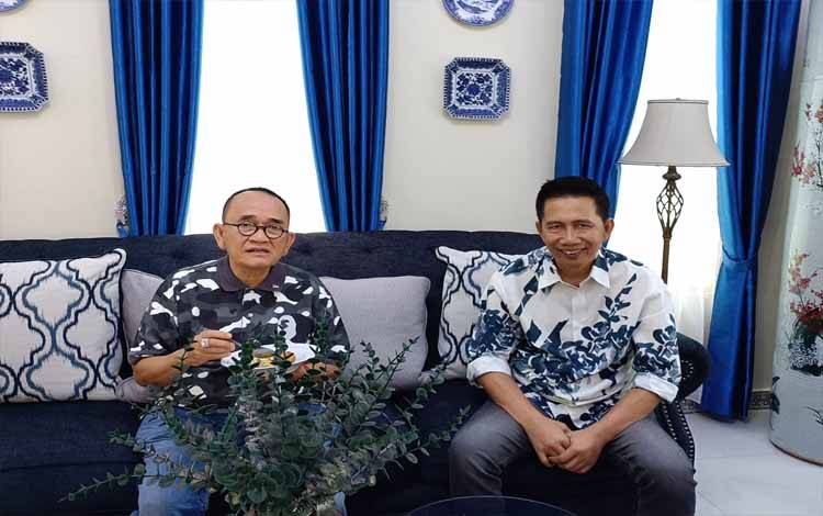Fungsionaris Partai Demokrasi Indonesia Perjuangan (PDIP) Ruhut Poltak Sitompul saat bersama Nadalsyah. (FOTO: IST)