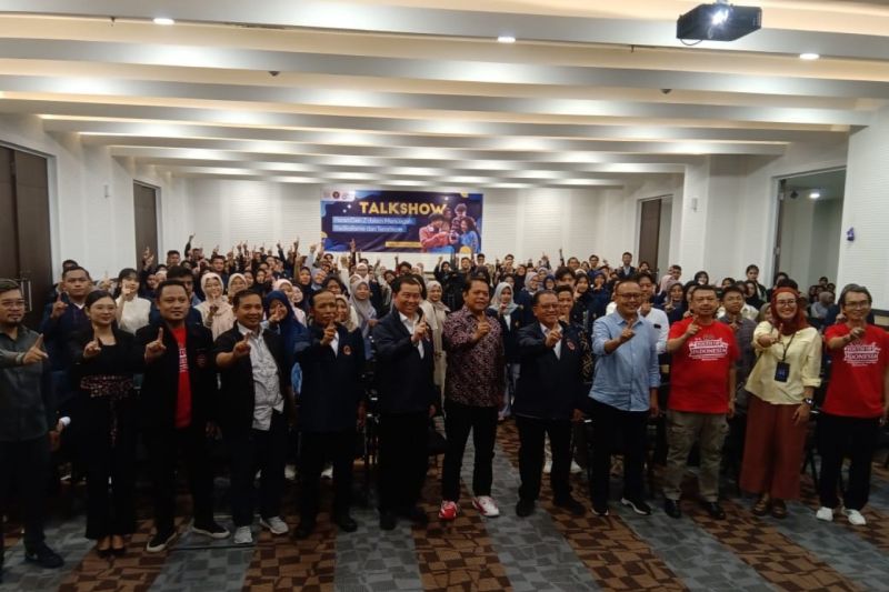 Youth Of Indonesia (YOI) Fest 2024 yang digelar Badan Nasional Penanggulangan Terorisme (BNPT) bekerja sama dengan Forum Komunikasi Penanggulangan Terorisme (FKPT) di Universitas Negeri Surabaya. (ANTARA/HO-FKPT)