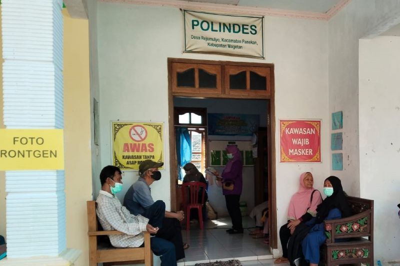 Petugas Puskesmas Panekan Magetan bekerja sama dengan Kemenkes RI melakukan investigasi kontak dengan "X-Ray Mobile" sebagai upaya untuk memutus mata rantai penularan tuberkulosis (TBC) di wilayah setempat. ANTARA/HO-Diskominfo Kab Magetan