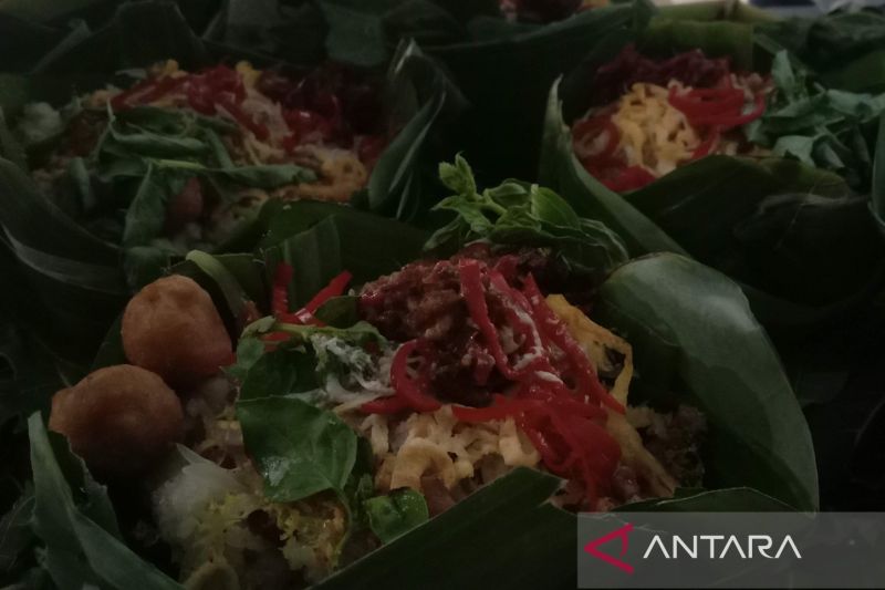Illustration of traditional food in Cirebon City, West Java.(ANTARA/Fathnur Rohman)