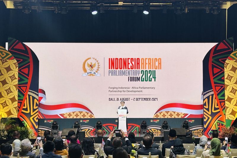 Menteri Luar Negeri Retno Marsudi dalam sesi Indonesia-Africa Parliamentary Forum (IAPF) di kawasan Nusa Dua, Bali, Minggu (1/9/2024). ANTARA/Kuntum Riswan.