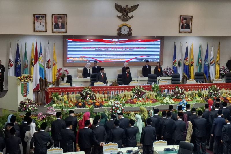 Suasana pelantikan anggota DPRD Provinsi Lampung periode 2024-2029 di Gedung DPRD Provinsi Lampung. Bandarlampung, Senin (2/9/2024). ANTARA/Ruth Intan Sozometa Kanafi.