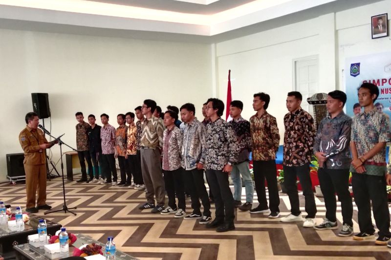 Acara pengukuhan Simposium Pemuda NTB di gedung PKK Lombok Tengah, Senin (02/09/2024). (ANTARA/Akhyar Rosidi)