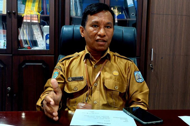 Kepala Dinas Pendidikan Kota Sorong, Arby Mamangsa. ANTARA/Yuvensius Lasa Banafanu