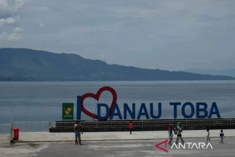 Arsip foto - Salah satu objek pariwisata di Sumatera Utara, Danau Toba. (ANTARA/Irsan Mulyadi)