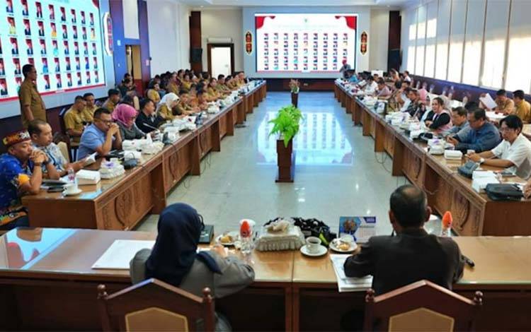 Rapat perkenalan anggota DPRD Kalteng masa jabatan 2024-2029 yang berlangsung pada Senin, 2 September 2024 (Foto: MARINI)