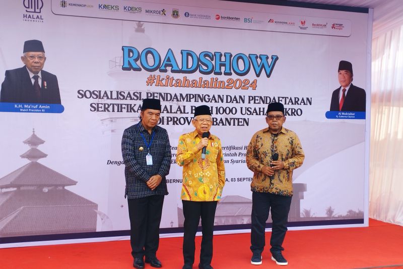Wapres Ma'ruf Amin memberi keterangan pers usai menghadiri acara Sosialisasi, Pendampingan, dan Pendaftaran Sertifikasi Halal bagi 1.000 Usaha Mikro di Provinsi Banten Tahun 2024 di Pendopo Gubernur Banten, Kota Serang, Banten, Selasa (3/9/2024). ANTARA/Benardy Ferdiansyah