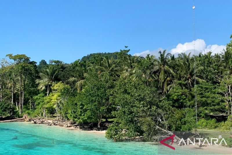 Wilayah lautan di kawasan Teluk Ambon, Maluku. ANTARA/Dedy Azis