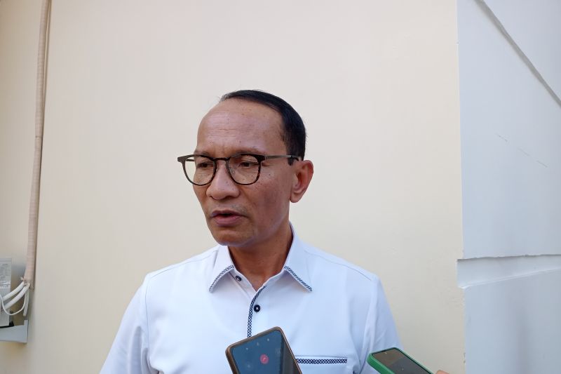 Wali Kota Mataram H Mohan Roliskana. ANTARA/Nirkomala.