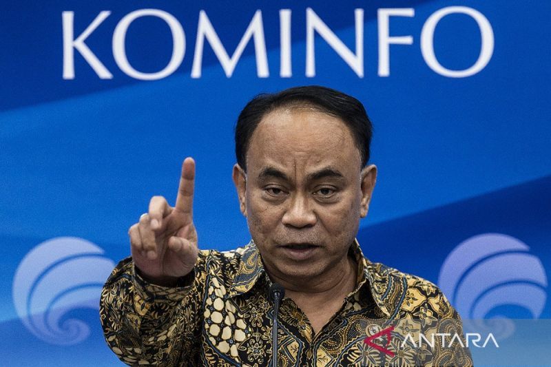 Arsip Foto - Menteri Komunikasi dan Informatika (Menkominfo) Budi Arie Setiadi menjawab pertanyaan wartawan usai Deklarasi Pemberantasan Judi Online di Gedung Kementerian Komunikasi dan Informatika, Jakarta, Rabu (28/8/2024). (ANTARA FOTO/Aprillio Akbar/YU/am)