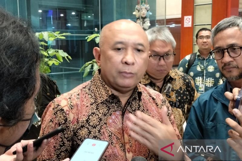 Menteri Koperasi dan UKM (MenkopUKM) Teten Masduki menyampaikan keterangan kepada awak media di Jakarta, Rabu (4/9/2024). ANTARA/Aji Cakti
