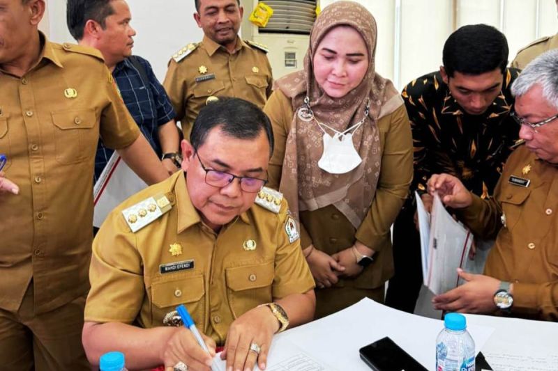 Pj Bupati Aceh Barat, Mahdi Efendi. (ANTARA/HO-Dok Pemkab Aceh Barat)