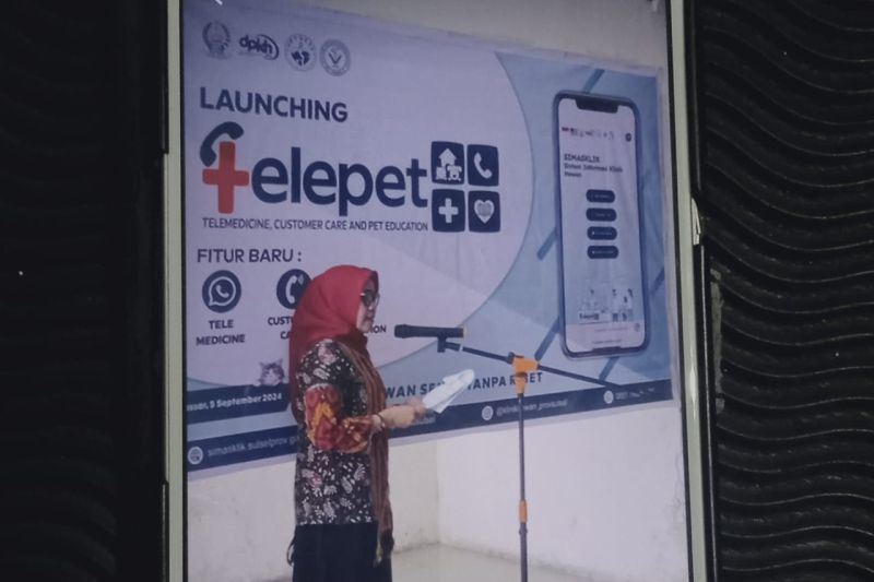 Kepala DPKH Sulsel Nurlina memberikan sambutan pada peluncurkan aplikasi Telepet di Klinik UPT BK3H di Makassar, Kamis (5/9/2024). ANTARA/HO-Humas Pemprov Sulsel