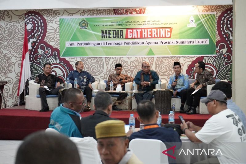 Sejumlah pembicara mengutarakan upaya mencegah perundungan oleh Kanwil Kemenang Provinsi Sumut, di Medan, Kamis (5/9/2024). ANTARA/HO-Kemenag Sumut