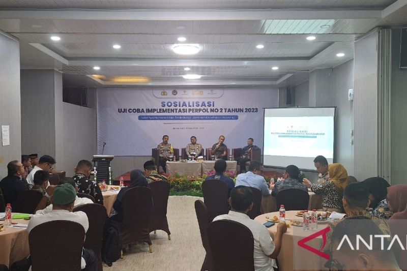 BPJS Kesehatan melaksanakan sosialisasi uji coba implementasi Peraturan Kepolisian Negara Republik Indonesia Nomor 2 Tahun 2023 tentang Perubahan atas Peraturan Kepolisian Negara Republik Indonesia Nomor 5 Tahun 2021 tentang Penerbitan dan Penandaan Surat Izin Mengemudi di Banda Aceh, (ANTARA/M Ifdhal)