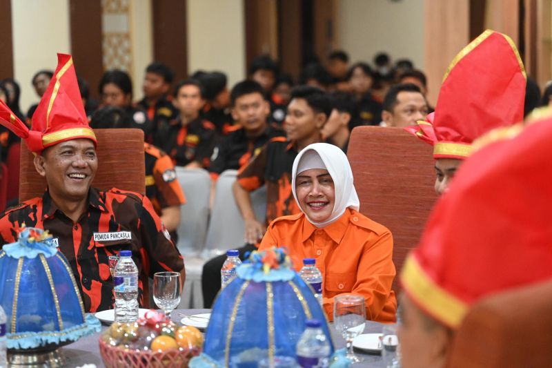 Ketua TP PKK Kota Makassar Indira Yusuf Ismail saat menghadiri pelantikan Pengurus Sapma PP Sulsel di Makassar, Kamis (5/09/2024). ANTARA/HO-Humas Pemkot Makassar