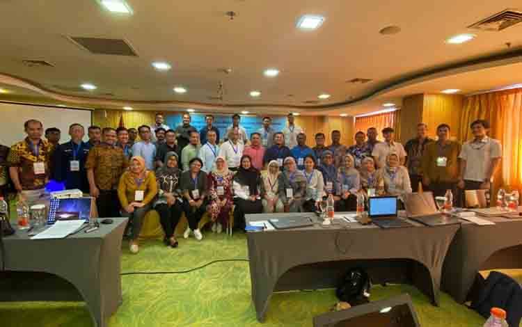 Foto bersama saat Bimtek Restorasi Terumbu Karang di Sulawesi Selatan (Sulsel). (FOTO: IST)