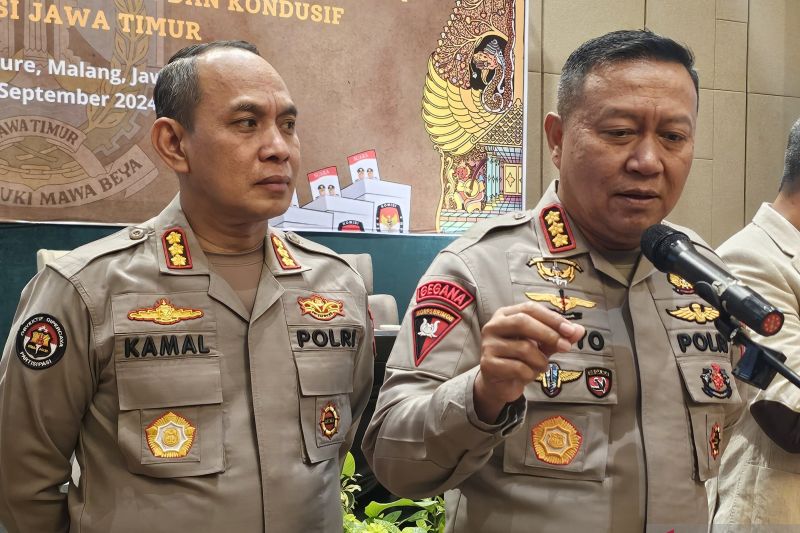 Komandan Satuan Brimob Polda Jawa Timur Komisaris Besar Polisi Suryo Sudarmadi di Kota Malang, Jawa Timur, Jumat (6/9/2024), saat memberikan keterangan pola pengamanan Pilkada 2024. (ANTARA/Ananto Pradana)