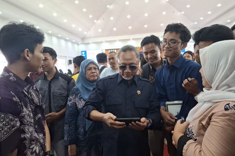 Menteri Perdagangan (Mendag) Zulkifli Hasan saat memberi kuliah umum di Institut Teknologi Sumatera. Bandarlampung, Jumat (6/8/2024). ANTARA/Ruth Intan Sozometa Kanafi.