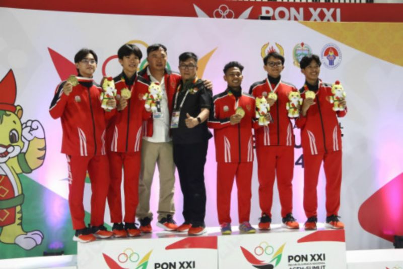Tim barongsai Aceh meraih emas pada nomor pekingsai kecepatan Pekan Olahraga Nasional (PON) XXI/2024 Aceh-Sumatera Utara yang berlangsung di Martial Arts Arena, Kompleks Sumut Sport Center, Deli Serdang, Sumut, Jumat (6/9/2024). (ANTARA/HO-PB PON)