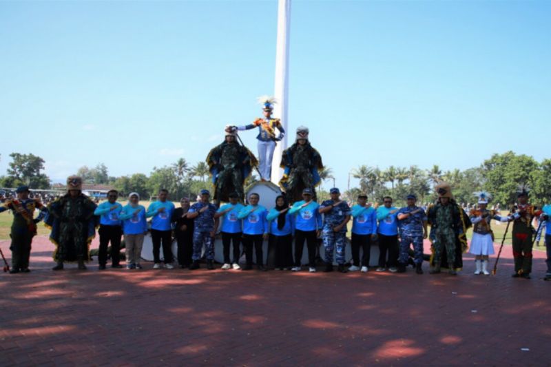 Pengukuhan Agen Keselamatan Kabupaten Bantul mengawali atraksi Marching Band Gita Dirgantara di Lapangan Trirenggo Kabupaten Bantul Daerah Istimewa Yogyakarta. Sabtu (7/9/2024) (ANTARA/HO-Kominfo Pemkab Bantul)