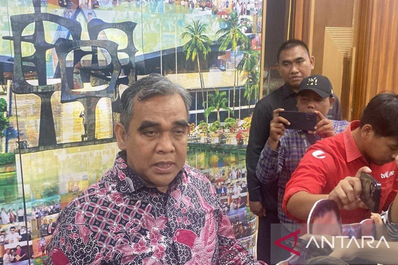 Sekretaris Jenderal Partai Gerindra Ahmad Muzani di Kompleks Parlemen, Senayan, Jakarta, Senin (9/9/2024). (ANTARA/Melalusa Susthira K.)