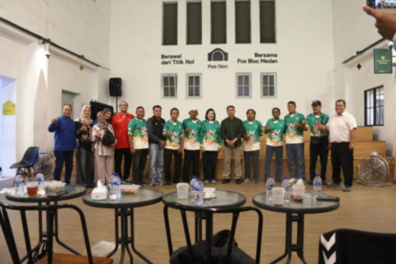 Para legenda olahraga Sumut bersilaturahmi di tengah euforia Pekan Olahraga Nasional (PON) Aceh-Sumatera Utara di Pos Bloc, Medan, Sumatera Utara, Mingu (8/9/2024). (ANTARA/HO-PB PON)