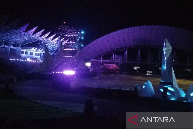 Pertunjukan hiburan mengawali pembukaan PON XXI Aceh-Sumatera Utara di Stadion Harapan Bangsa, Banda Aceh, Senin (9/9/2024) (ANTARA/Dewa Ketut Sudiarta Wiguna)